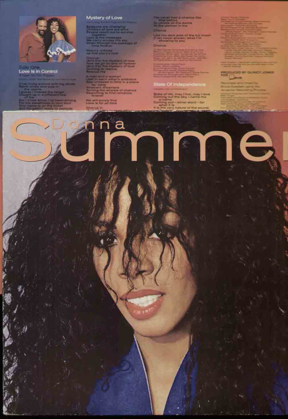 DONNA SUMMER - DONNA SUMMER 10 TRACK DISC NEAR MINT SLEEVE HAS A LITTLE LIGHT WEAR ON TOP EDGE - 33T